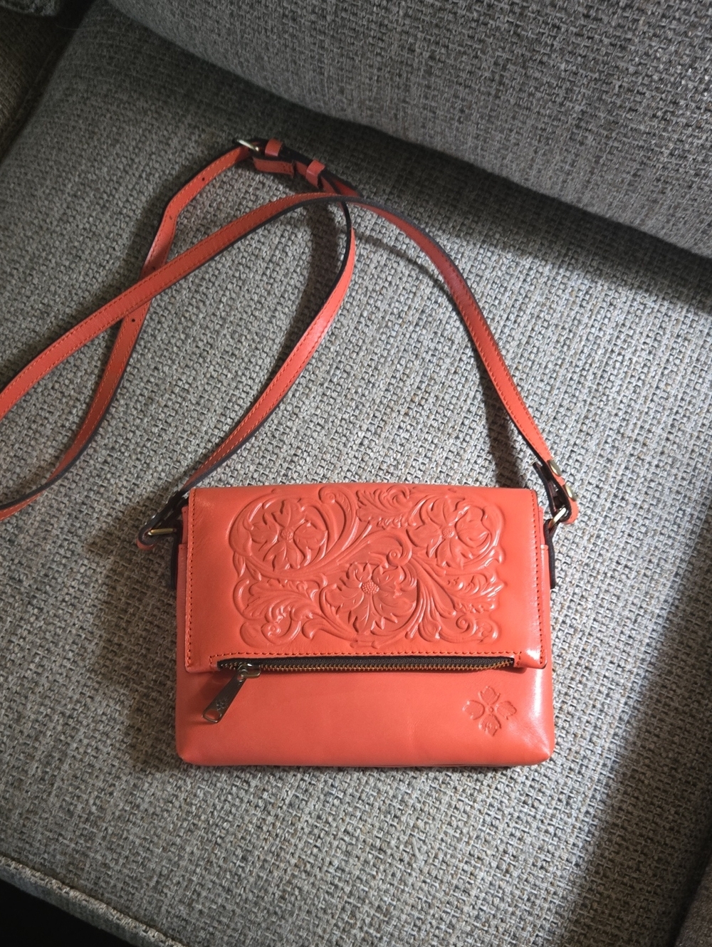 Patricia Nash Crossbody Vintage Vegetable Tanned Floret Tooled In Coral